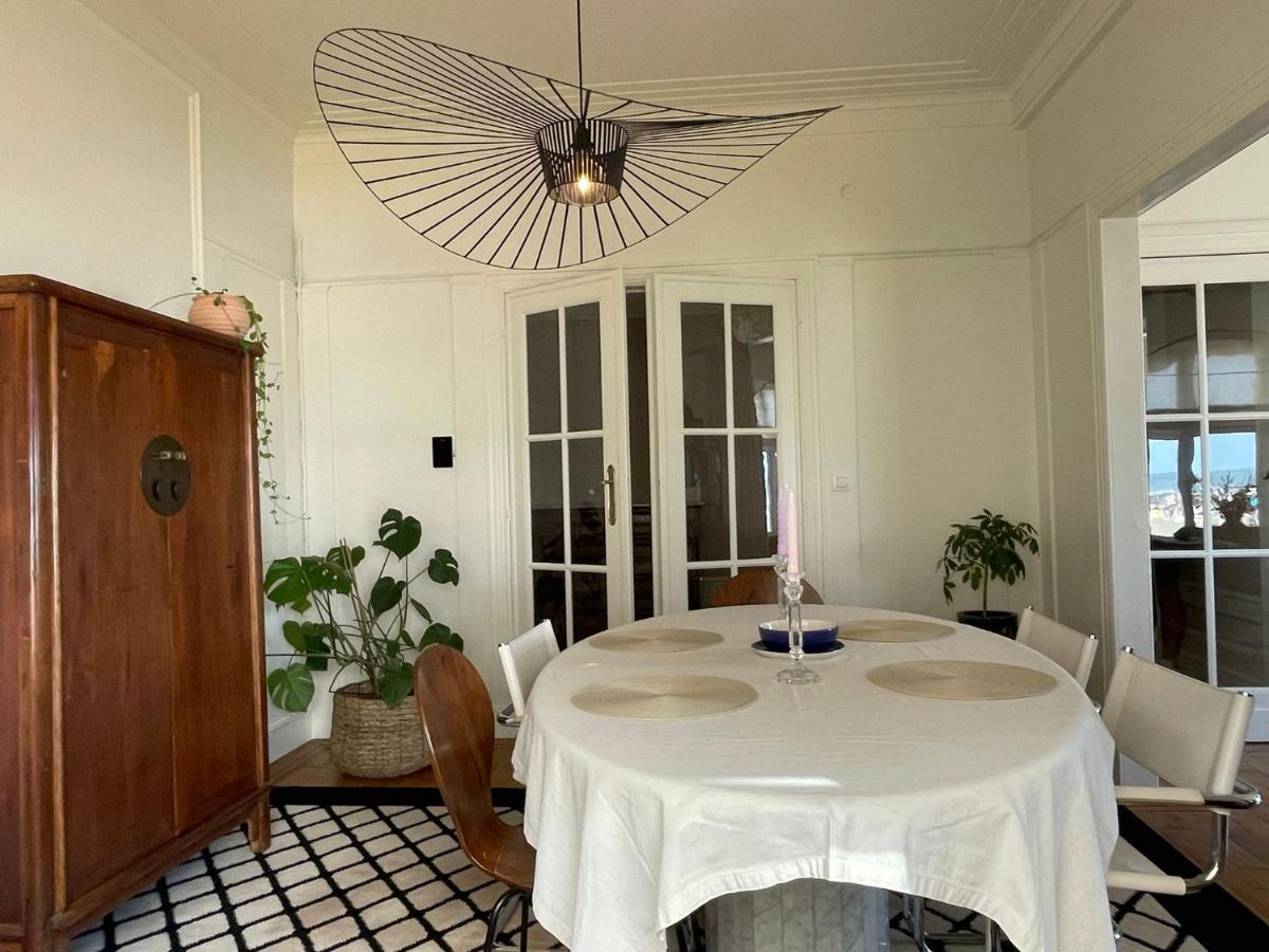 Uniek Appartement Op De Zeedijk Met Parking Ostenda Esterno foto