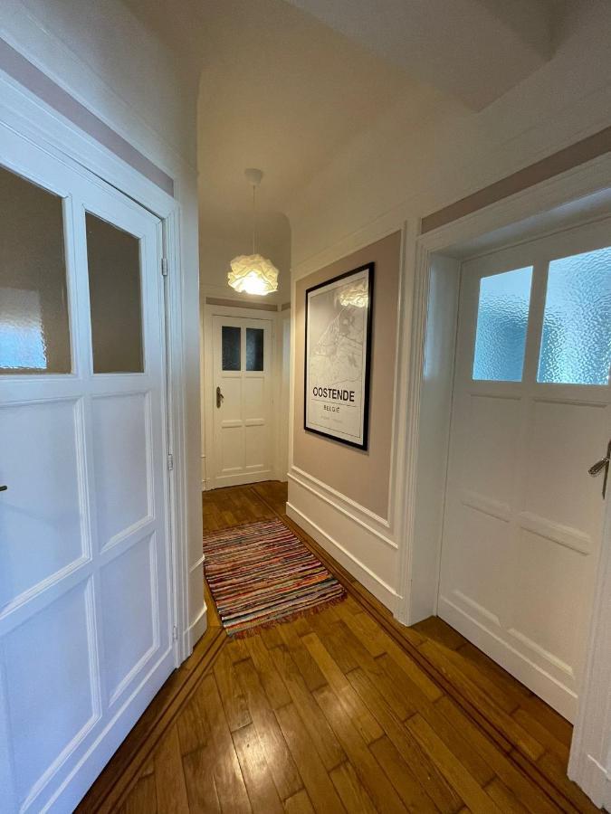 Uniek Appartement Op De Zeedijk Met Parking Ostenda Esterno foto